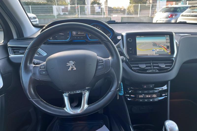 Peugeot 2008 1.6 E-HDi 115 Allure