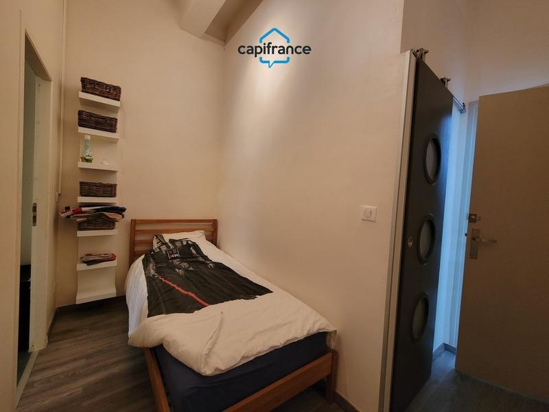 Maison traditionnelle - 252 m² - 10 pièces