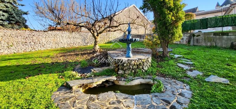 Maison - 225 m² - 10 pièces