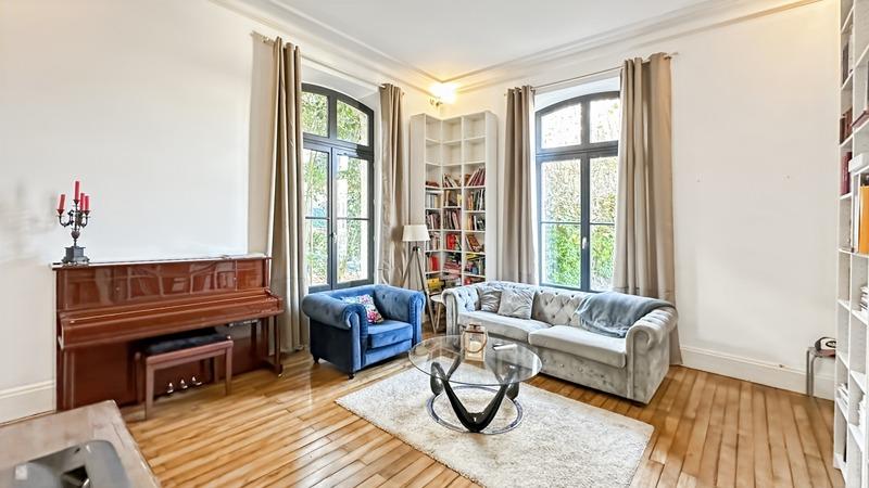 Maison bourgeoise - 240 m² - 8 pièces