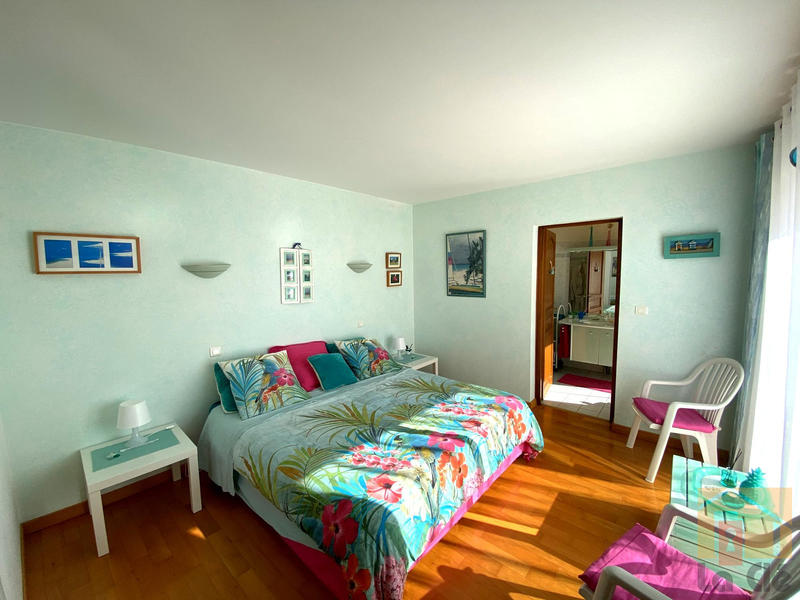 Maison - 455 m² - 9 pièces