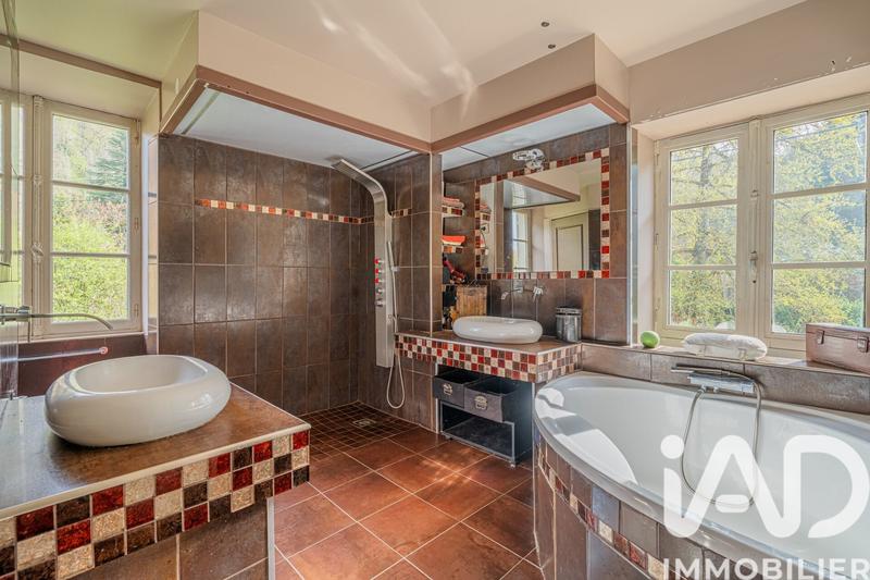 Maison - 231 m² - 10 pièces