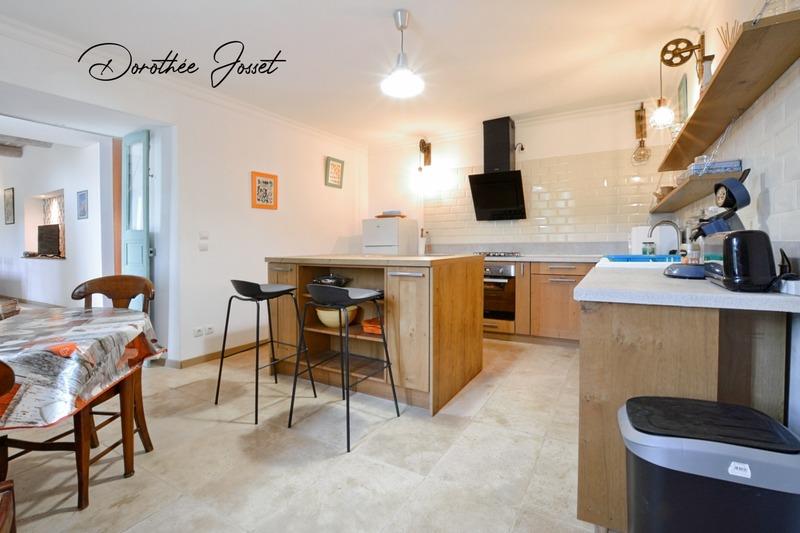 Maison - 335 m² - 9 pièces