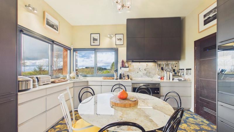 Maison d'architecte - 321 m² - 10 pièces