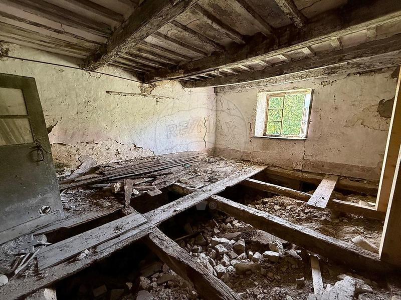 Maison - 300 m² - 6 pièces