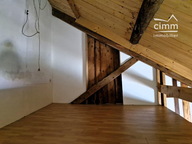 Maison - 217 m² - 7 pièces