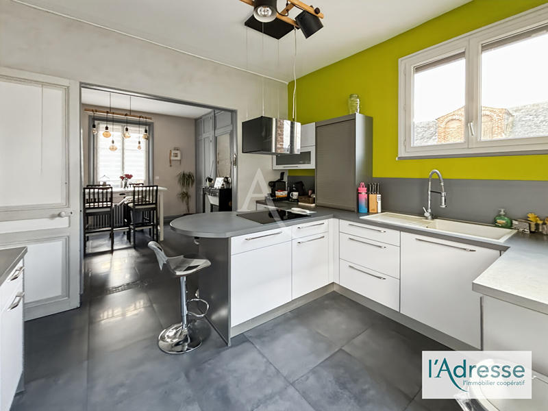 Maison - 179 m² - 8 pièces