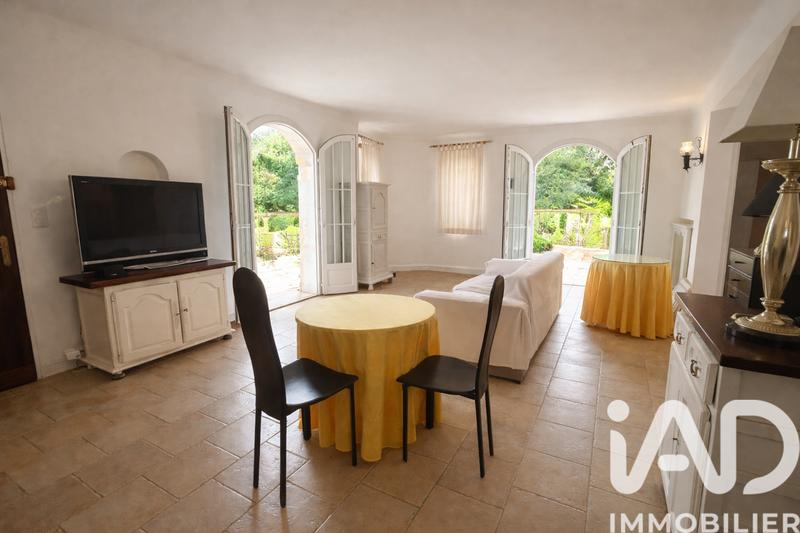 Maison - 236 m² - 6 pièces
