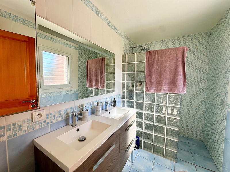 Maison - 180 m² - 8 pièces