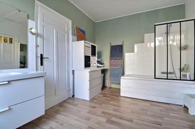 Maison - 240 m² - 10 pièces