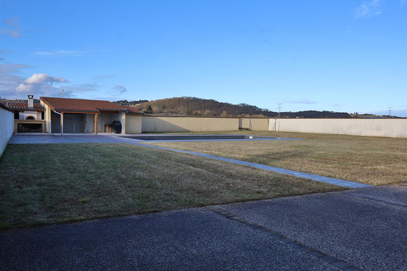 Maison - 200 m² - 4 pièces