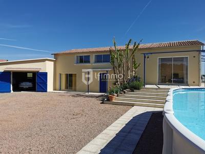 Propriété - 225 m² - 11 pièces