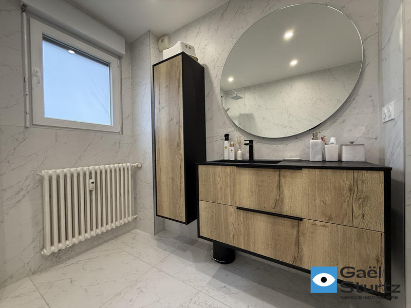 Appartement - 75 m² - 3 pièces