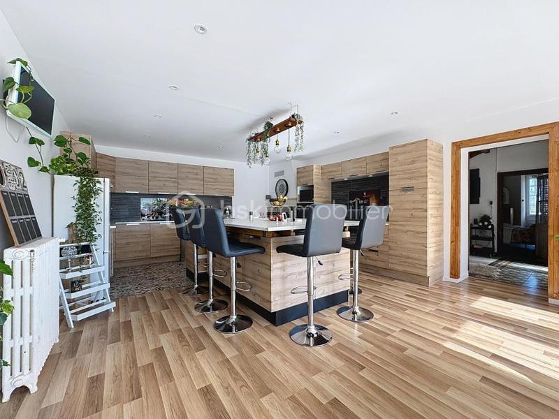 Maison - 288 m² - 7 pièces