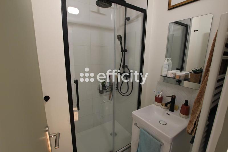 Appartement - 93 m² - 5 pièces