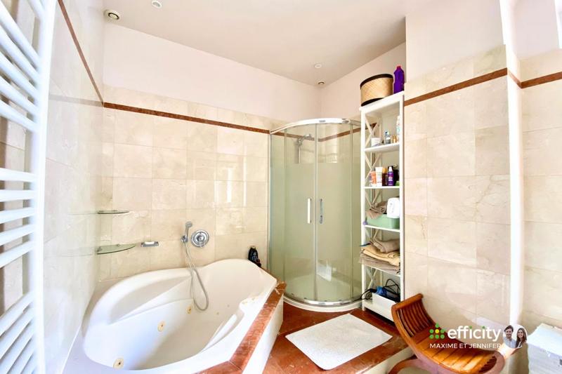 Appartement - 136 m² - 4 pièces