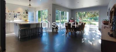 Villa - 250 m² - 8 pièces