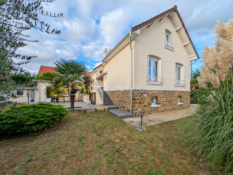 Maison - 135 m² - 6 pièces