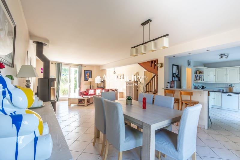 Maison - 141 m² - 6 pièces