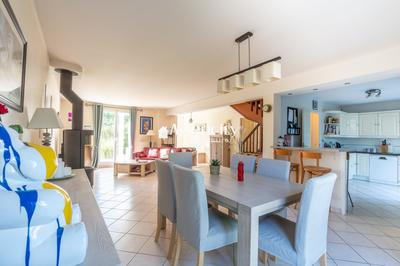 Maison - 141 m² - 6 pièces