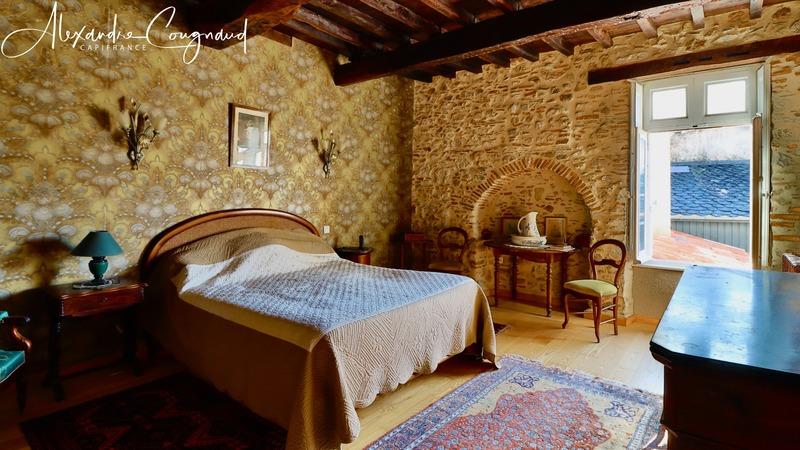 Maison - 360 m² - 14 pièces