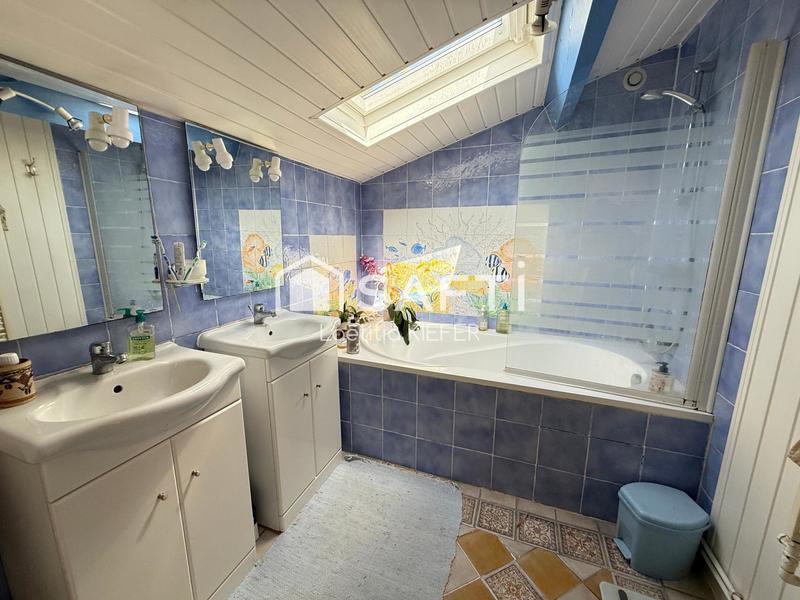 Maison - 198 m² - 10 pièces