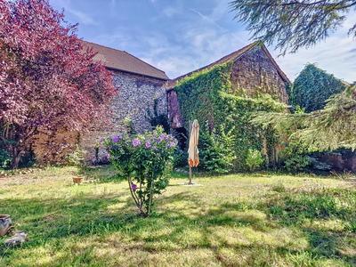 Maison - 220 m² - 8 pièces