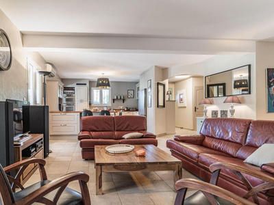 Villa - 202 m² - 7 pièces