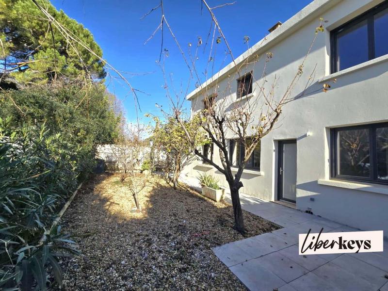 Villa - 260 m² - 10 pièces