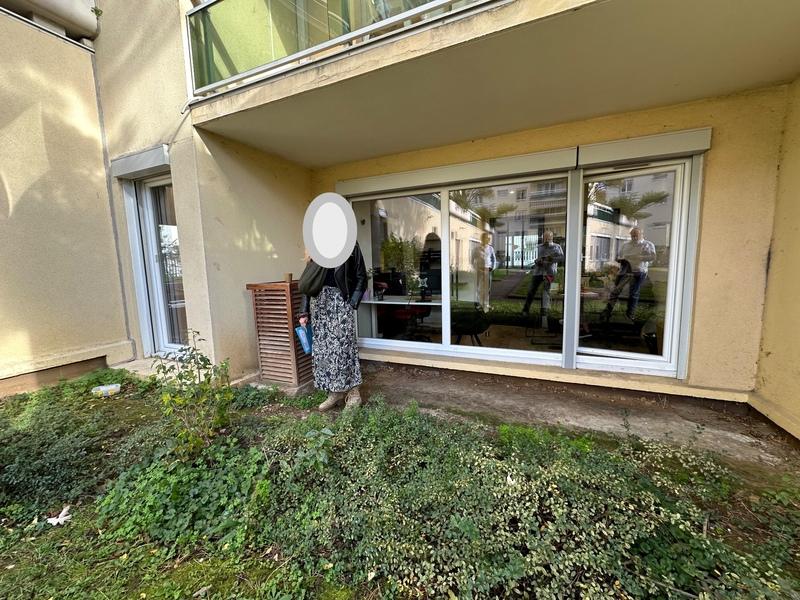 Bureau - 93 m² - 8 pièces