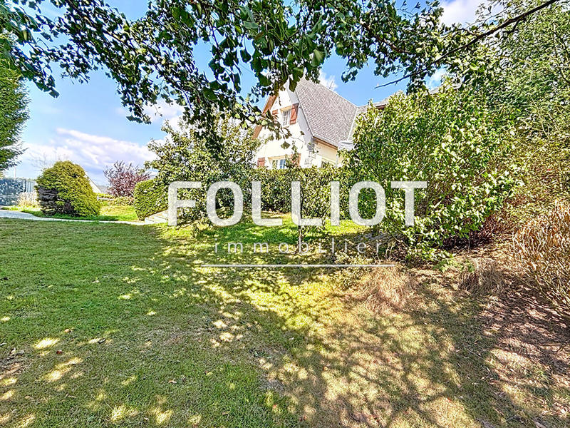 Maison - 131 m² - 8 pièces