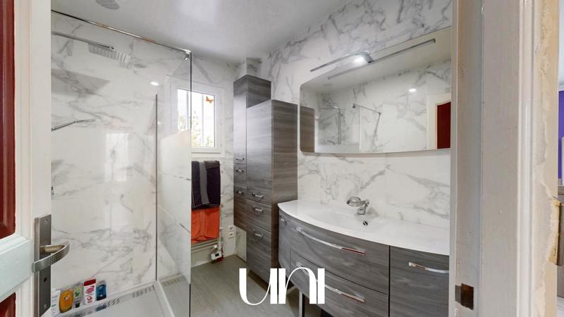 Maison - 192 m² - 8 pièces