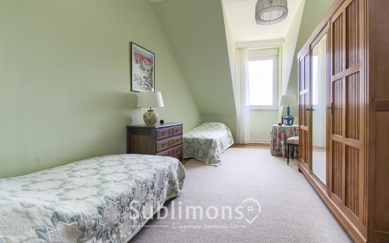 Maison - 274 m² - 8 pièces