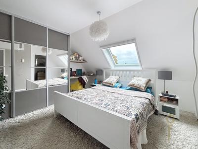 Maison - 93 m² - 5 pièces