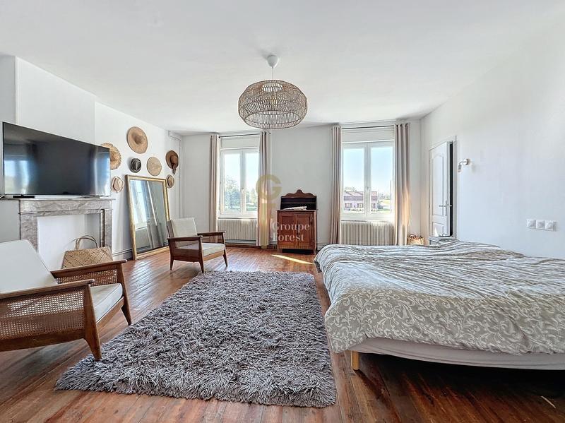 Maison - 410 m² - 12 pièces