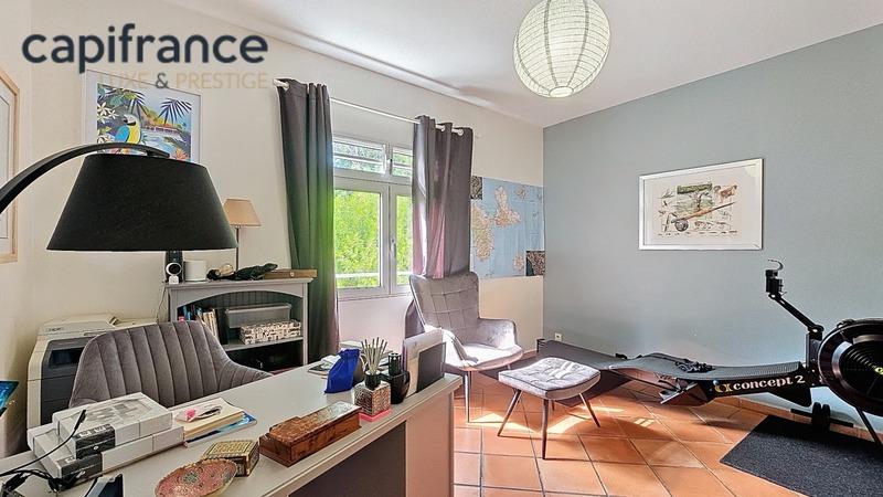 Villa - 215 m² - 8 pièces