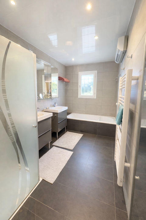 Villa - 153 m² - 6 pièces