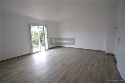 Appartement - 83 m² - 3 pièces