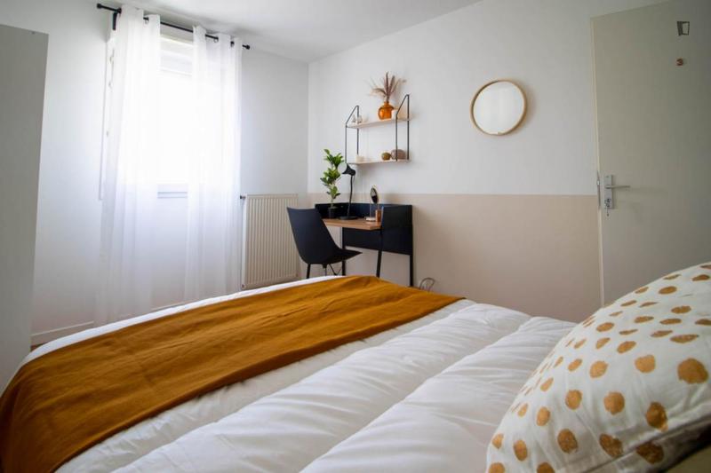 Chambre - 11 m² - 4 pièces