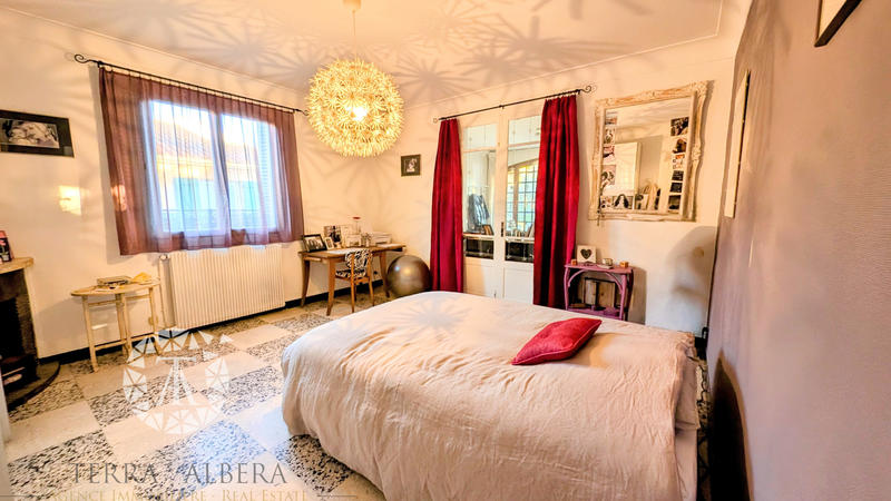 Villa - 308 m² - 12 pièces