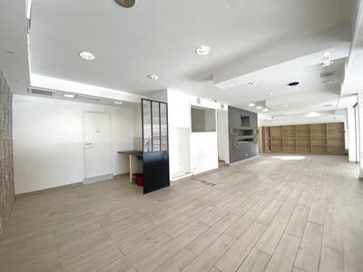 Local commercial - 117 m²