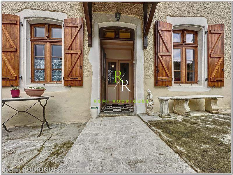 Maison - 165 m² - 10 pièces