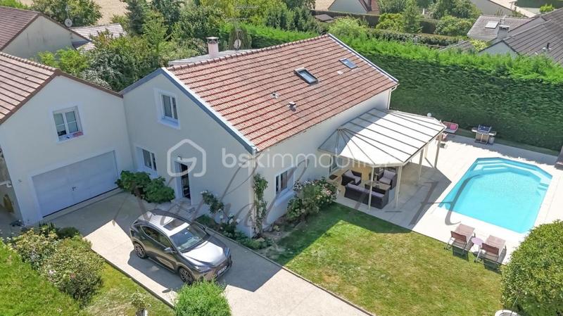 Pavillon - 224 m² - 6 pièces