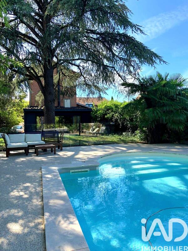 Maison - 363 m² - 10 pièces