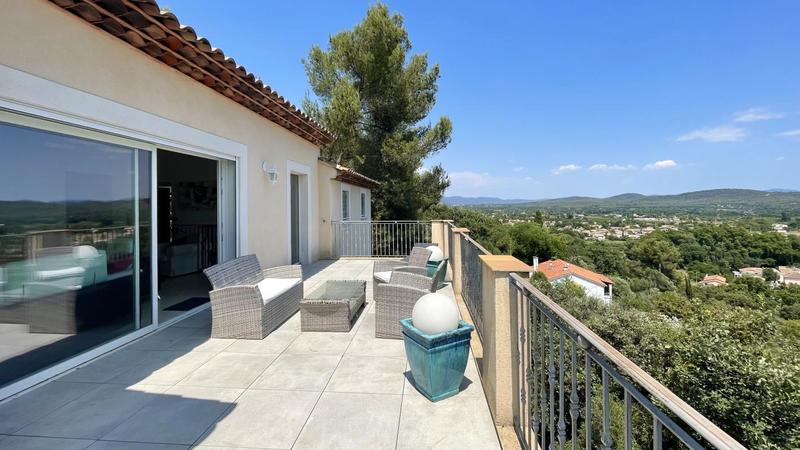 Maison - 232 m² - 6 pièces