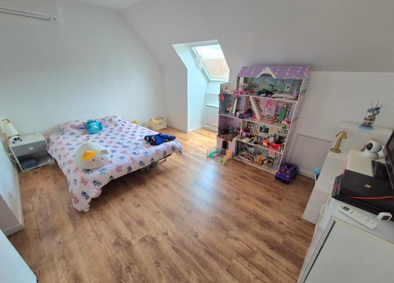 Maison - 93 m² - 4 pièces