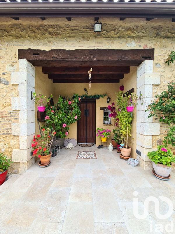 Maison - 202 m² - 6 pièces