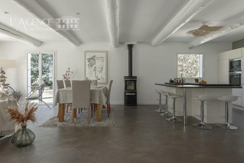 Maison traditionnelle - 216 m² - 7 pièces