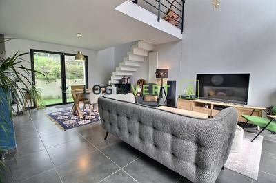 Maison - 107 m² - 6 pièces