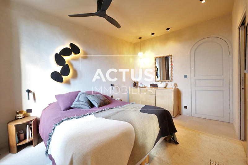 Maison - 182 m² - 7 pièces